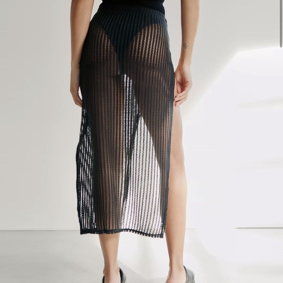 Urban Outfitters Semi-Sheer O-Ring Sarong (black) - Picture 9 of 9